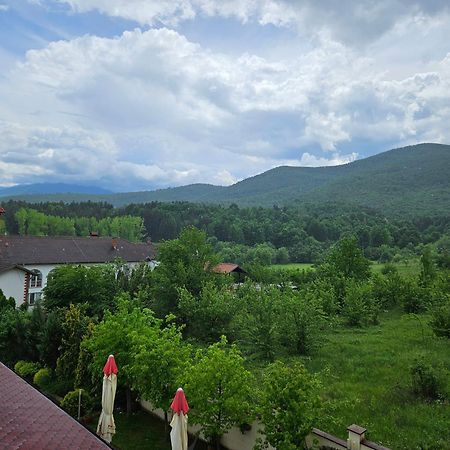 Family Hotel Komhotel Berkovitsa Exterior photo